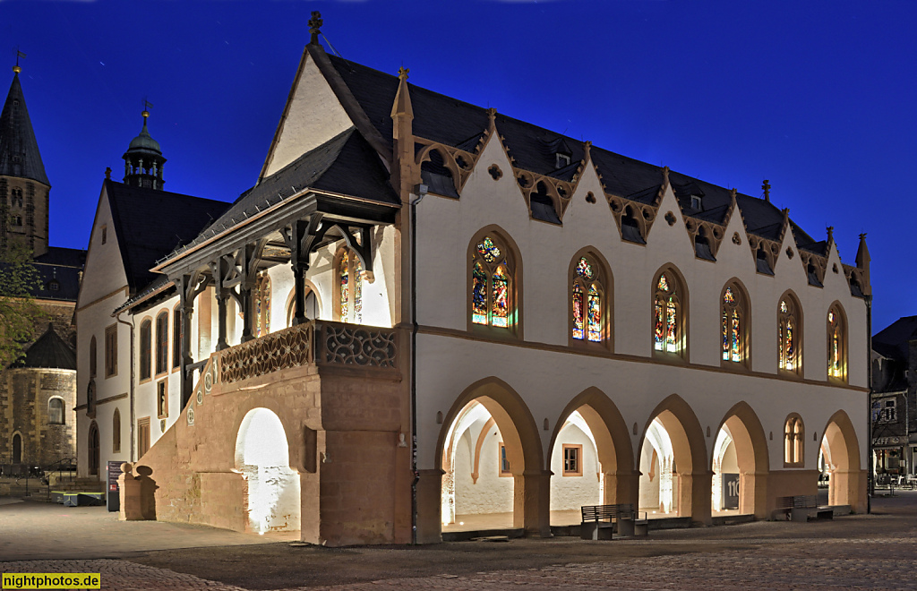 Goslar. Rathaus erbaut im 13. Jahrhundert. Gotisch. Saniert 2016-2022 von Krekeler Architekten. Arkaden auf Marktseite