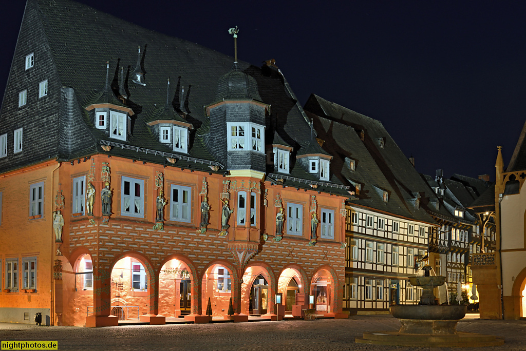 Goslar. Kaiserworth. Historisches Gildehaus. Erbaut 1494 auf den Grundmauern des ersten Gildehauses aus 1274. Gasthaus und Hotel 1831-2022. Spätgotisch. Markt 3