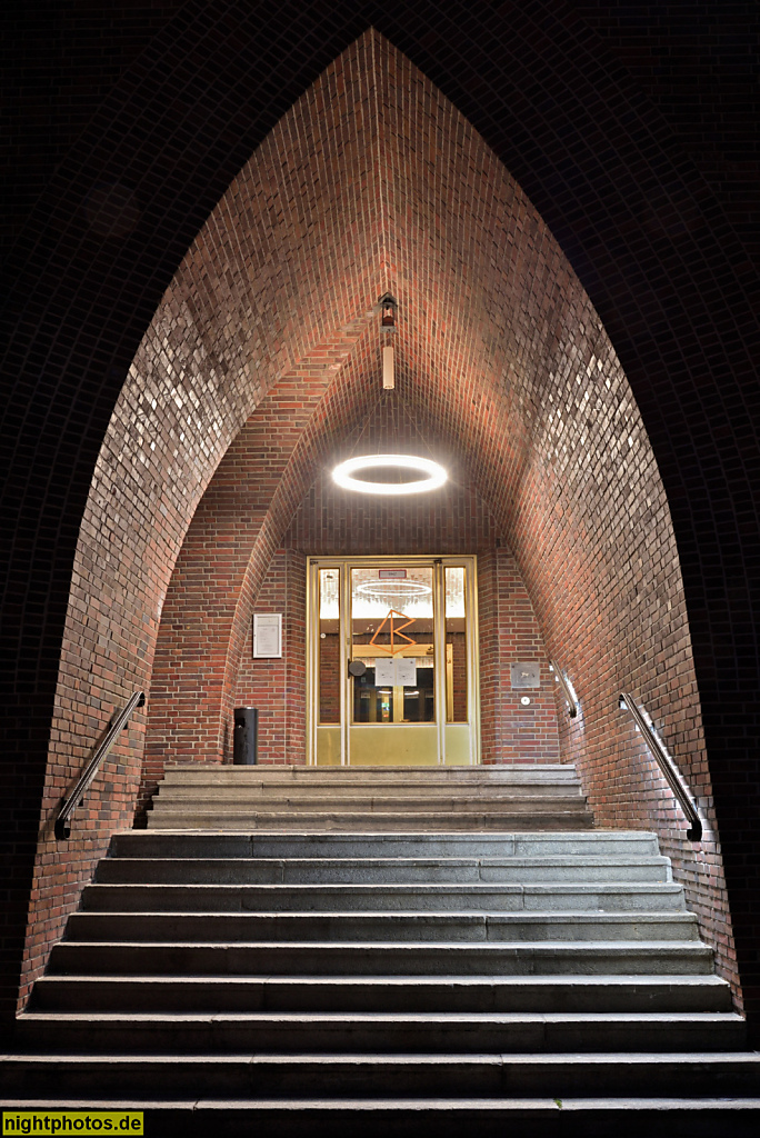 Berlin Neukölln. Cafe Babette. Kindl Zentrum für zeitgenössische Kunst. Erbaut 1926-1930 von Hans Claus und Richard Schepke als Brauerei Kindl. Am Sudhaus 3