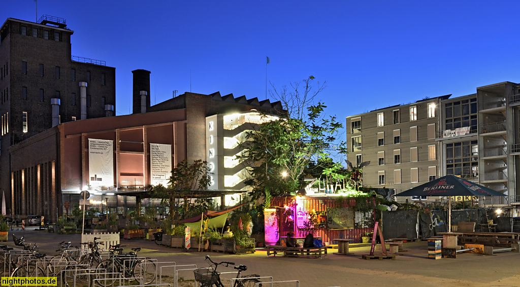 Berlin Neukölln. Gemeinschaftsgarten mit Kiosk Zuhaus. Kindl Zentrum für zeitgenössische Kunst. Erbaut 1926-1930 von Hans Claus und Richard Schepke als Brauerei Kindl. Am Sudhaus 3