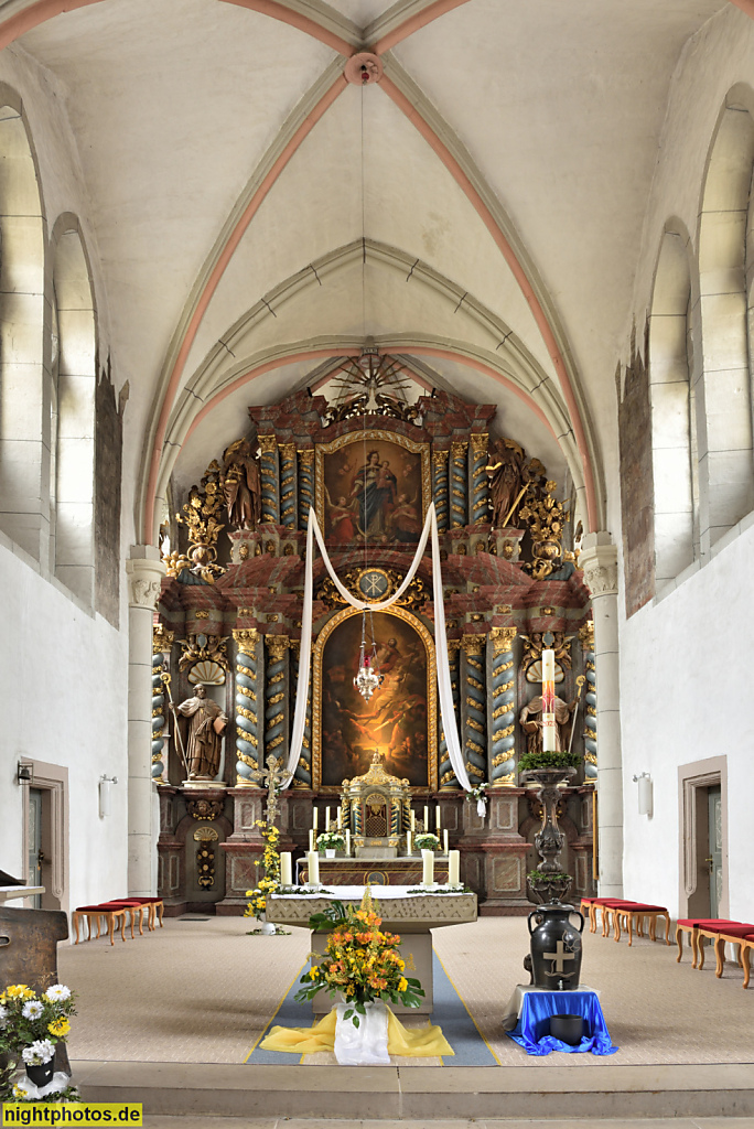 Goslar. Katholische St. Jakobi Kirche erbaut im 11. Jahrhundert als frühromanische Pfeilerbasilika. Umbau zur Hallenkirche 1506-1512. Hochaltar in Barock