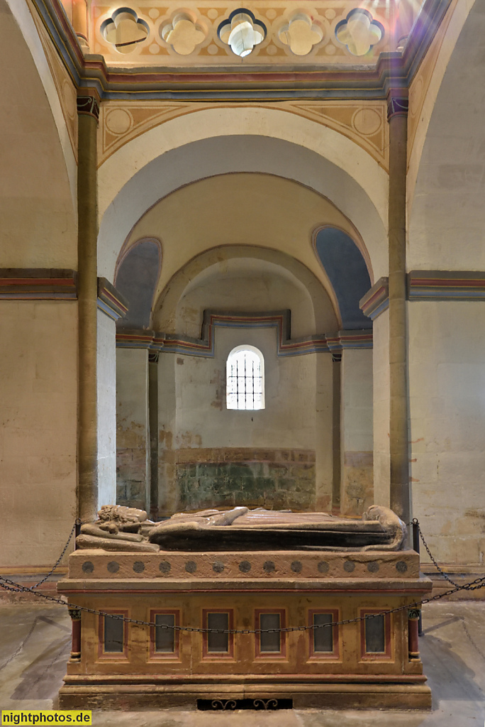 Goslar. Kaiserpfalz erbaut 1040-1050 von Baumeister Benno II. von Osnabrück für Kaiser Heinrich III. Ulrichskapelle erbaut im 12. Jahrhundert. Grabplatte