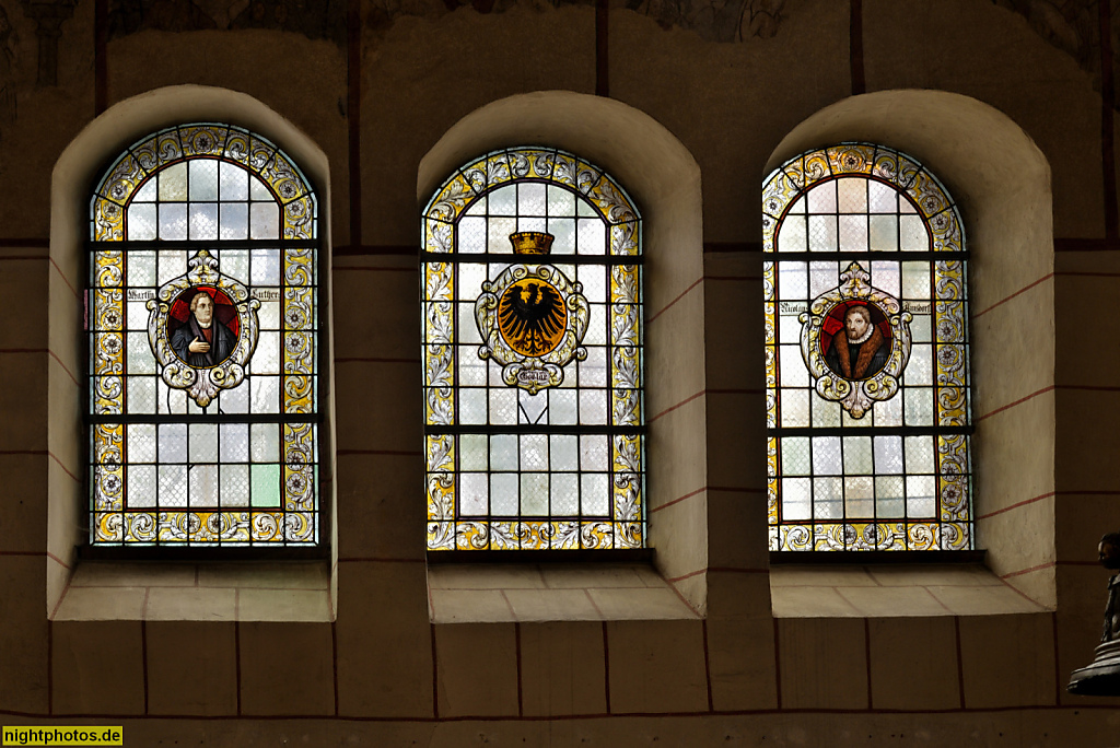 Goslar. Marktkirche St. Cosmas und Damian. Evangelisch. Erbaut 1151 als romanische Basilika mit zwei Türmen. Bleiglasfenster mit Martin Luther und Nikolaus Amsdorf