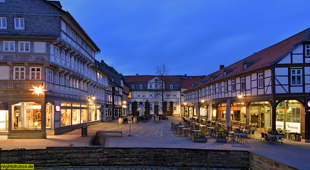 Goslar. Schuhhof. Wohn- und Geschäftshäuser. Fachwerk mit teils vorkragenden Obergeschossen. Erbaut 17. Jahrhundert