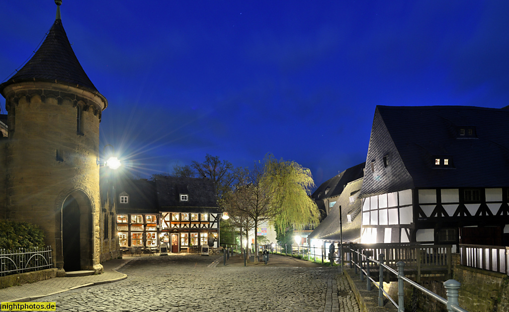 Goslar. Wirtshaus an der Lohmühle. Erbaut als Wohnhaus in Fachwerk. Abzucht. Klapperhagen. Gemeindehof 3. Links Seniorenwohnungen 'Alte Schule' Ehemalige Knabenmittelschule. Rechts Lohmühle