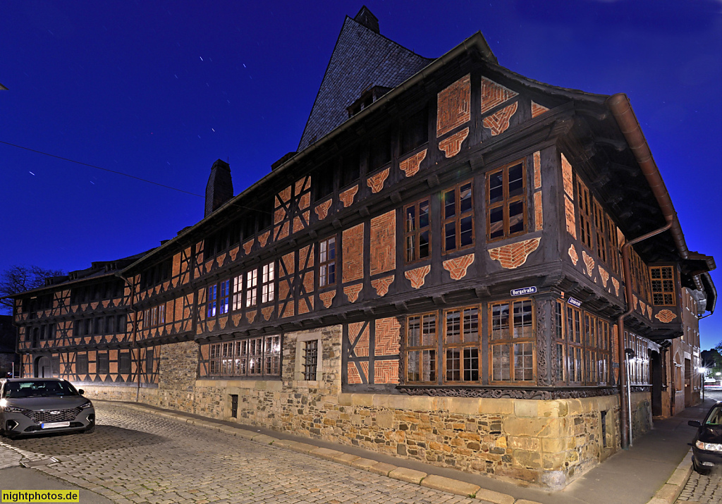 Goslar. Siemenshaus. Erbaut 1693 als Patrizierhuas. Stammhaus der Industriellenfamilie Siemens. Siemens-Archiv. Bergstrasse 12 Ecke Schreiberstrasse. Fachwerk auf Sockel aus Naturstein. Ziegelausfachung