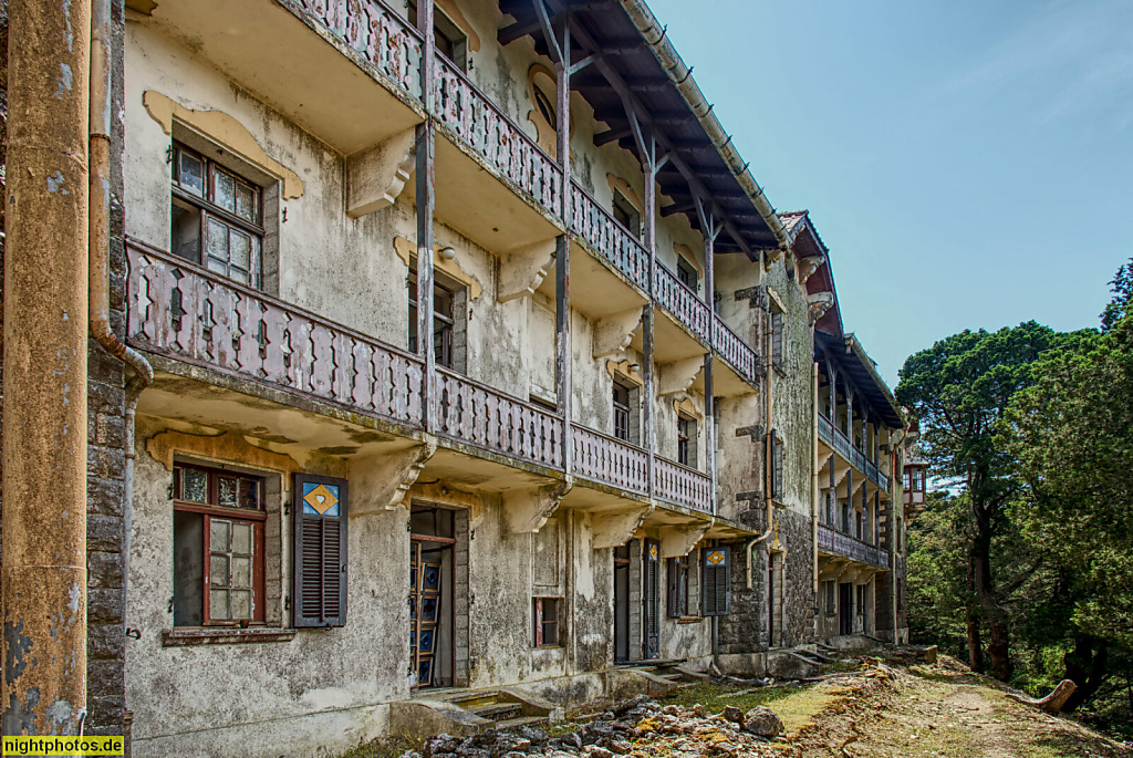 Griechenland Rhodos Profitis Ilias. Salakou. Ehemaliges Jugenderholungsheim. Ausser Betrieb. Erbaut 1932 als Hotel Elafina (ehemalig)