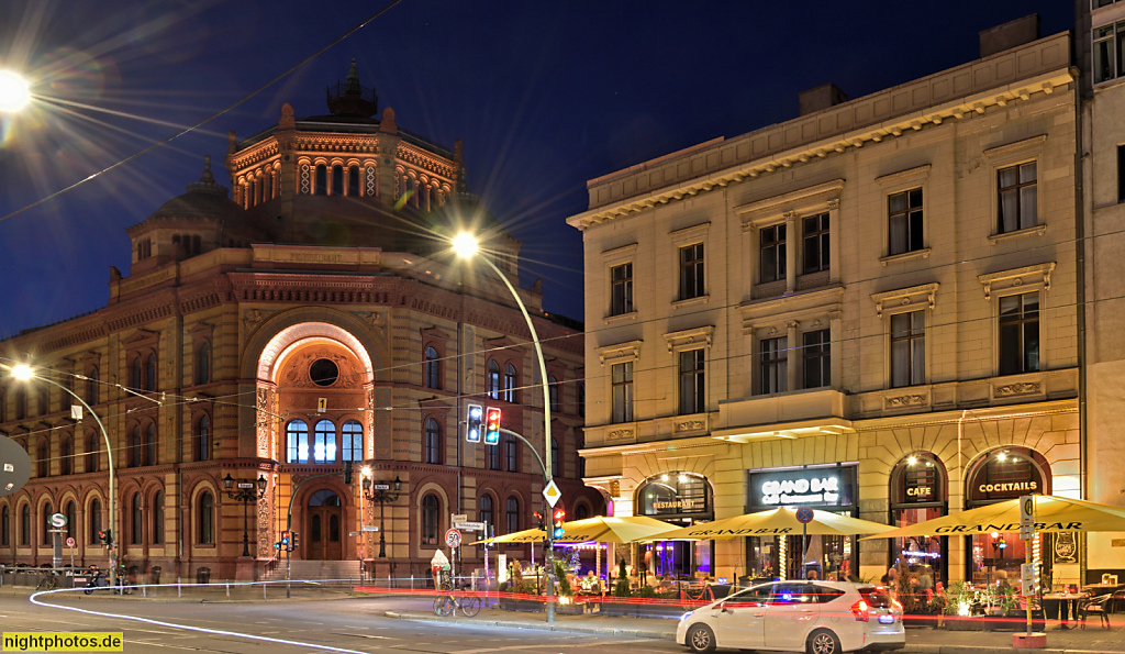 Berlin Mitte. Grand Bar. Als Mietshaus erbaut 1792. Umbau 1860 von Carl Schwatlo. Instandsetzung 1998. Putzquaderung und Fugenschnitt. Oranienburger Strasse 34