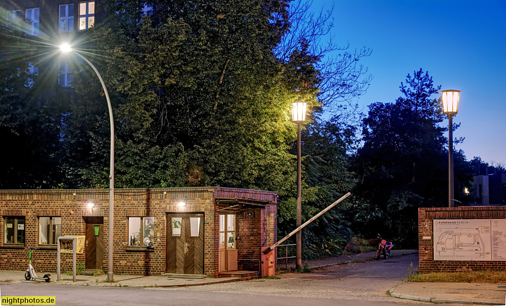 Berlin Oberschöneweide. Rundfunkzentrum Nalepastraße. Pförtnerhäuschen. Erbaut 1951-1956 von Architekt Franz Ehrlich. Nalepastrasse 18-50