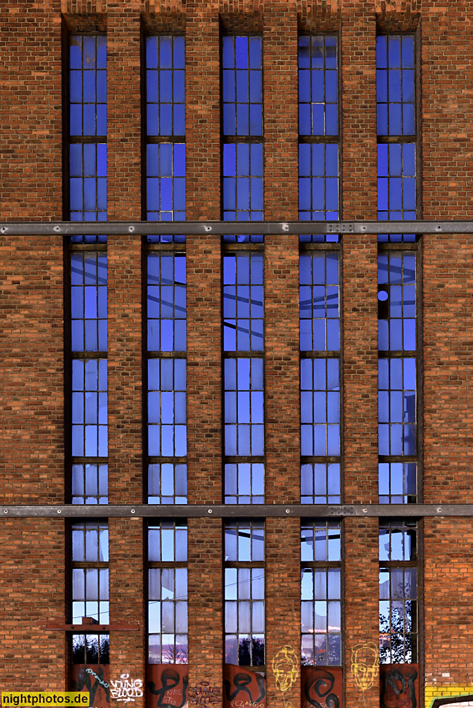 Berlin Treptow Oberschöneweide. Fassade des Kesselhauses vom alten Kraftwerk Rummelsburg. Erbaut 1925-1929 von Hans Heinrich Müller und Felix Thünen. Nalepastrasse