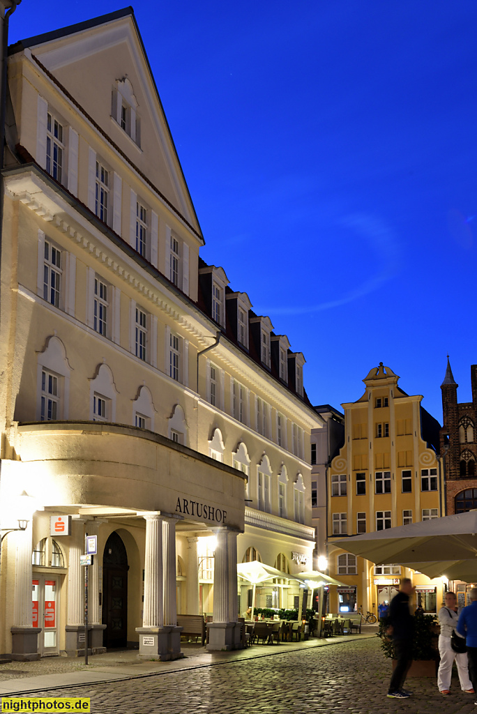 Stralsund. Altstadt. Artushof. Erstbau 1316. Wiederaufbau 1702 als schwedische Stadtwache. Alter Markt 8 Ecke Mühlenstrasse 56