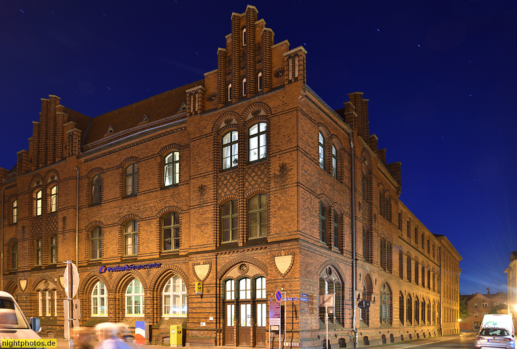 Stralsund. Altstadt. Neuer Markt. Als Postamt erbaut 1886-1888. Neugotik in Backstein. 1924-1931 erweitert um Telegrafenamt. Neuer Markt 3-4