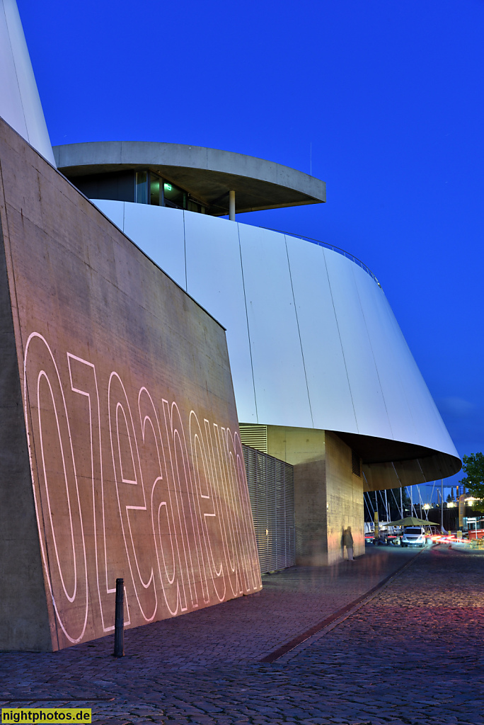 Stralsund. Hafen. Ozeaneum erbaut 2008 von Elke Reichel und Peter Schlaier des Architekturbüros Behnisch und Partner