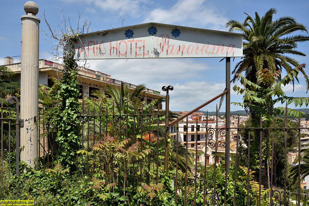 Sant Feliu de Guixols. Lost Place. 'Park Hotel Panorama'. Leerstand seit mehr als 10 Jahren. Avinguda de Sant Elm