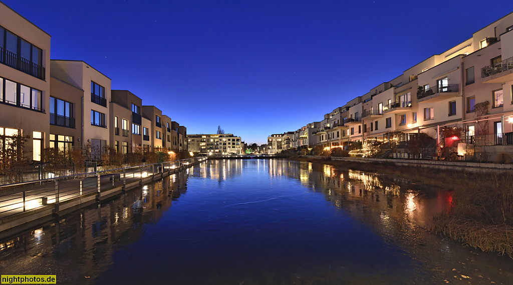 Berlin Grünau. Reihenhäuser am Seefeld erbaut 2017-2019 von kba Architekten und Ingenieure. Teichmummelring und Relingstrasse