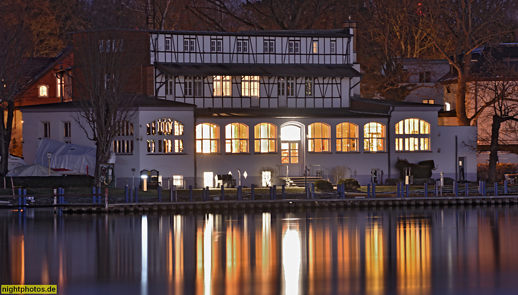 Berlin Köpenick. Yachtclub Wendenschloss e.V. Restaurant 'Luv und Lee'. 1952-1991 BSG Einheit Berlin-Mitte Sektion Segeln. Niebergallstrasse 34
