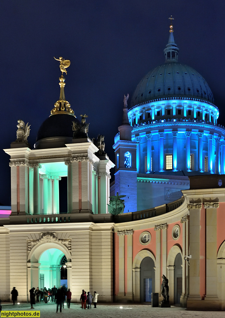 Potsdam. Landtag erbaut 1751 als Stadtschloss von Georg Wenzeslaus von Knobelsdorff. Ehrenhof mit Fortunaportal. Architekt Rekonstruktion 2014 Peter Kulka