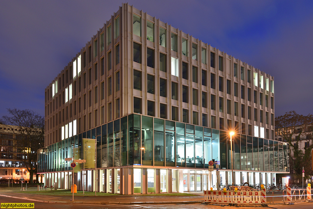 Berlin Mitte. Heinrich-Böll-Stiftung. Erbaut 2008 von eckert eckert architekten e2a. Schumannstrasse 8 