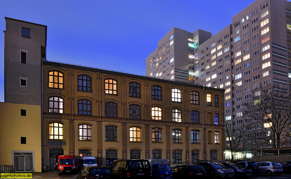 Berlin Lichtenberg. Tagespflege 'Am Fennpfuhl' der HU-MA Pflege GmbH. Ehemaliges Lederkontor erbaut 1905 als Fabrik für Gebrüder Schlägel. Franz-Jacob-Str. 16-18 am Anton-Saefkow-Platz
