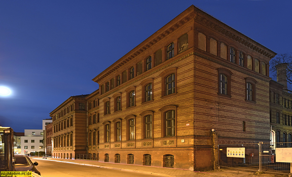 Berlin Mitte. Spandauer Vorstadt. Humboldt-Universität. Erbaut 1889-1893 von Baurat Eduard Haesecke und Regierungsbaumeister Friedeberg als Chirurgische Poliklinik. Ziegelstrasse 10-11