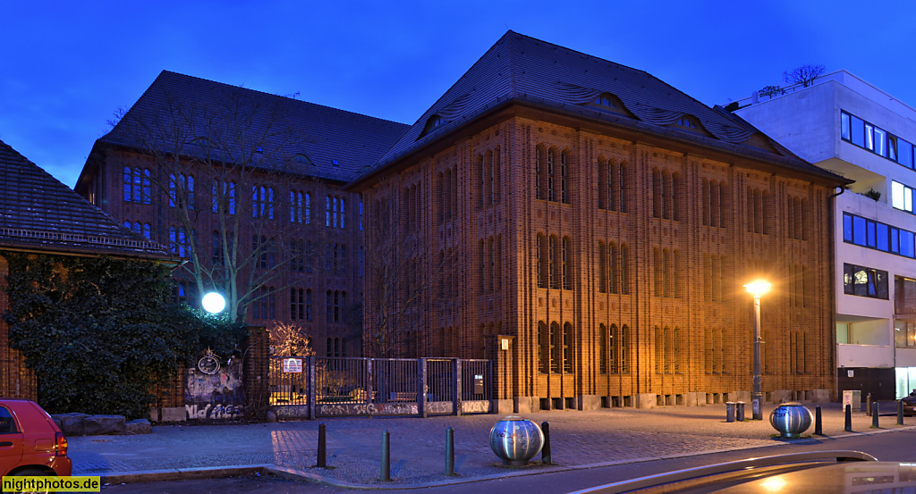 Berlin Prenzlauer Berg. Heinrich-Schliemann-Oberschule. Als Schule erbaut 1912-1914 von Ludwig Hoffmann mit Pfeilerfassade. Dunckerstrasse 64