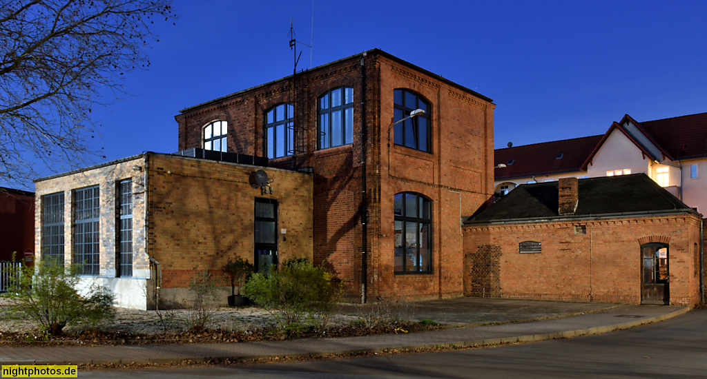 Berlin Wilhelmsruh. Toranlage und Ehemalige Isolierrohrfabrik. Erbaut 1907 für die Bergmann Elektrizitätswerke. Ab 1949 VEB Bergmann-Borsig. Hertzstrasse 61