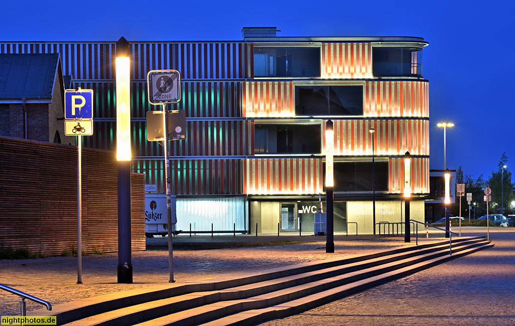 Wismar. Parkhaus erbaut 2017-2018 von Lengfeld und Wilisch mit Andreas Rossmann. Stockholmer Strasse