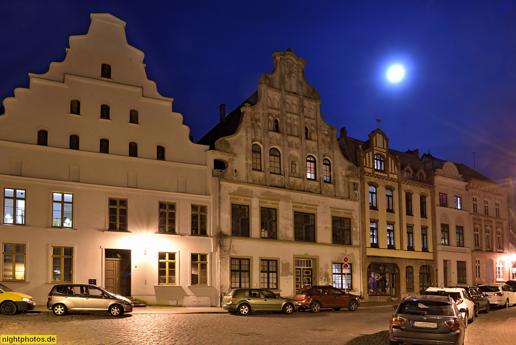 Wismar. Giebelhäuser in der Bohrstrasse 15-9