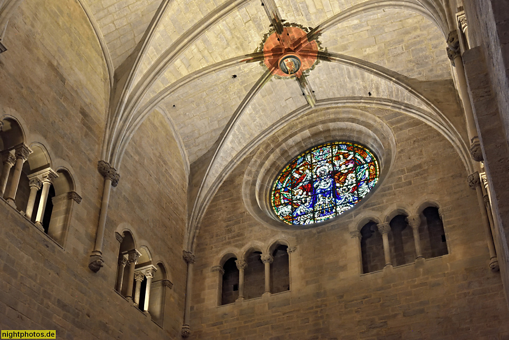 Girona. Basilica de Sant Feliu. Erbaut 12.-17. Jahrhundert auf romanischem Grundriss in Gotik mit barocken Fassadenelementen. Rosettenfenster