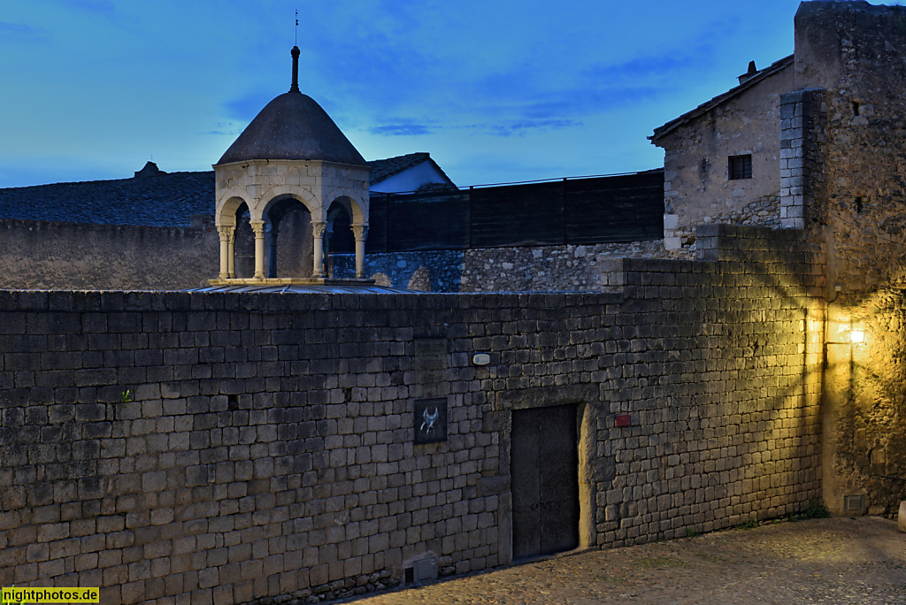 Girona Altstadt. Banys Arabs. Arabische Bäder. Frigidari. Erbaut 1194. Bad bis 15. Jhdt. Kapuzinerkloster ab 1617. Öffentliches Eigentum seit 1929. Restauriert 1930-1931