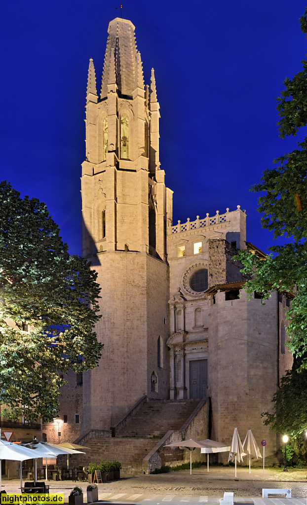 Girona Altstadt. Basilica de Sant Feliu. Erbaut 12.-17. Jahrhundert auf romanischem Grundriss in Gotik mit barocken Fassadenelementen