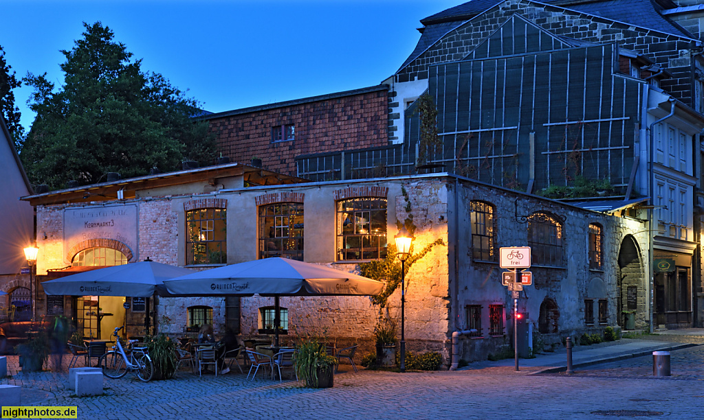 Quedlinburg. Cafe Ruinenromantik seit 2020. Erbaut um 1600 als Kaufmannshof. Erneuert 1730. Brandschaden Silvester 2004. Kornmarkt 3