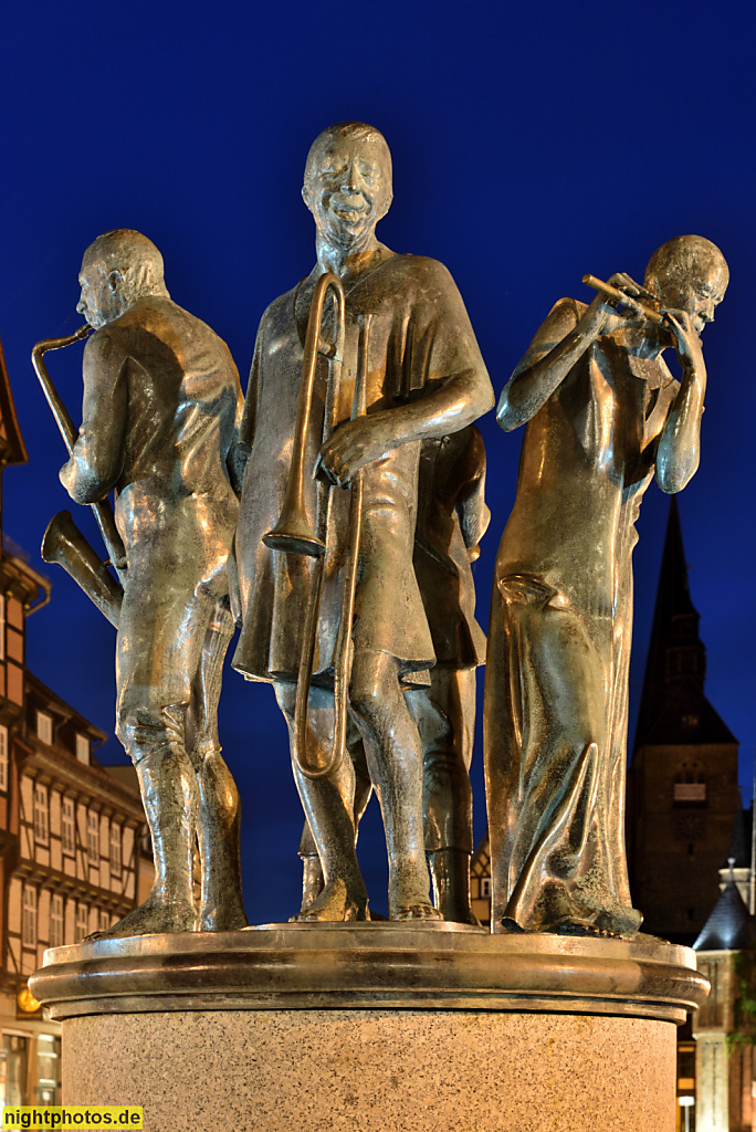 Quedlinburg. Münzenberger Musikanten. Bronzeskulptur auf Granitsockel. Skulpturengruppe von Prof. Wolfgang Dreysse erschaffen 1976-1977. Marktplatz