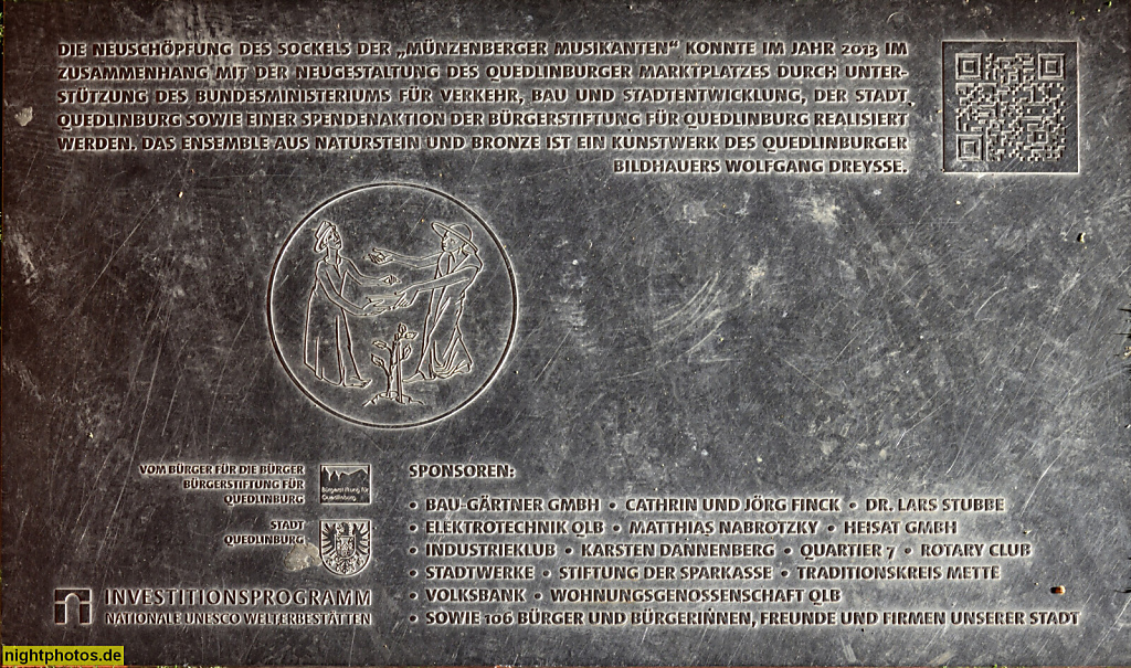Quedlinburg. Münzenberger Musikanten. Bronzeskulptur auf Granitsockel. Skulpturengruppe von Prof. Wolfgang Dreysse erschaffen 1976-1977. Marktplatz Infotafel
