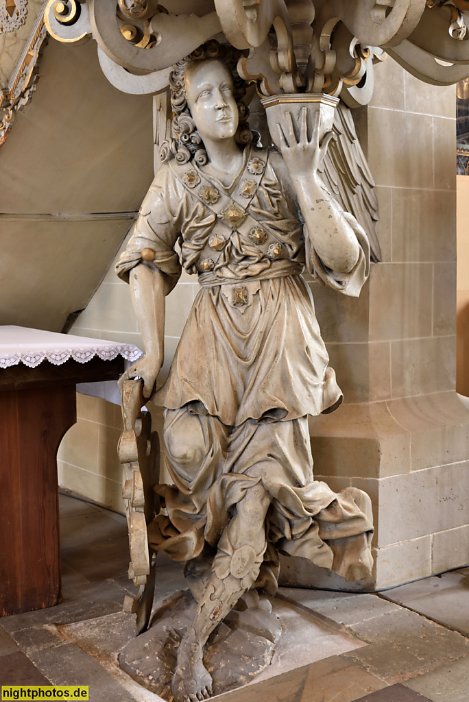 Quedlinburg. Evangelische Marktkirche St. Benedikti. Geweiht 1173. Kanzelstütze Verkündigungsengel Gabriel. Erschaffen 1595 von Georg Steyger. Renoviert 1885. Marktkirchhof