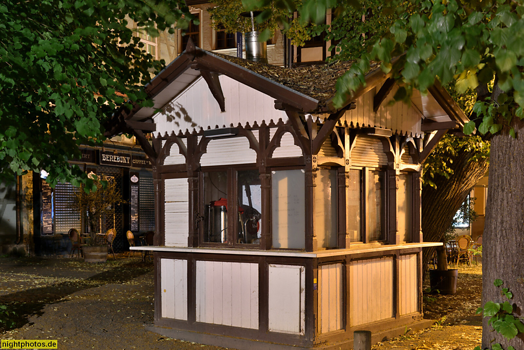 Quedlinburg. Kiosk in Fachwerk auf dem Marktkirchhof