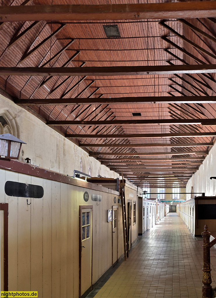 Lübeck Koberg Heiligen-Geist-Hospital erbaut 1286 als Sozialeinrichtung mit Kirche und Altenheim. Kabäuschen (Kammern) als Wohnungen. Bewohnt bis 1970