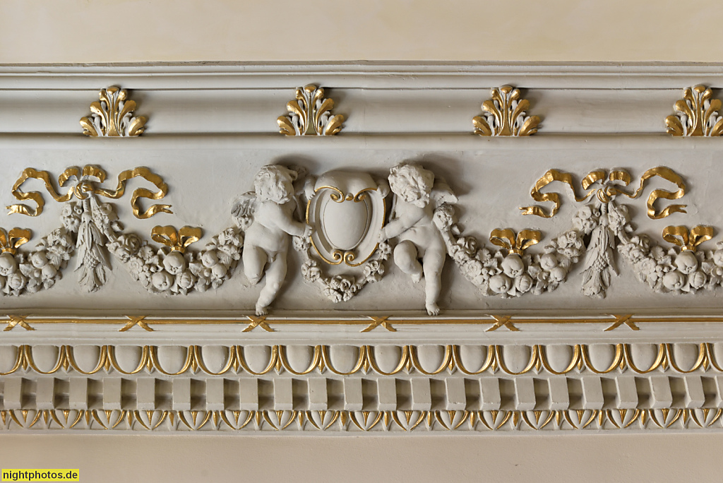 Berlin Mitte Gesundbrunnen. Bibliothek am Luisenbad. Erbaut 1874-1877 als Marienbad für Ernst Gustav Otto Oscholinski. Umbau 1885 von Carl und Emil Galuschki mit Restaurant und Ballsaal