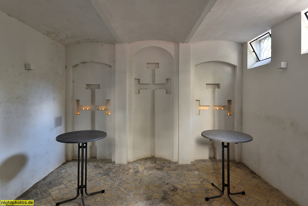 Berlin Kreuzberg. Friedhof Dreifaltigkeit II. Mausoleum Kunzemann und Bornhagen. Erbaut 1868 von Wilhelm Kunzemann als dorischer Prostylustempel. Saniert 2019-2023 von DForm Kilian Enders