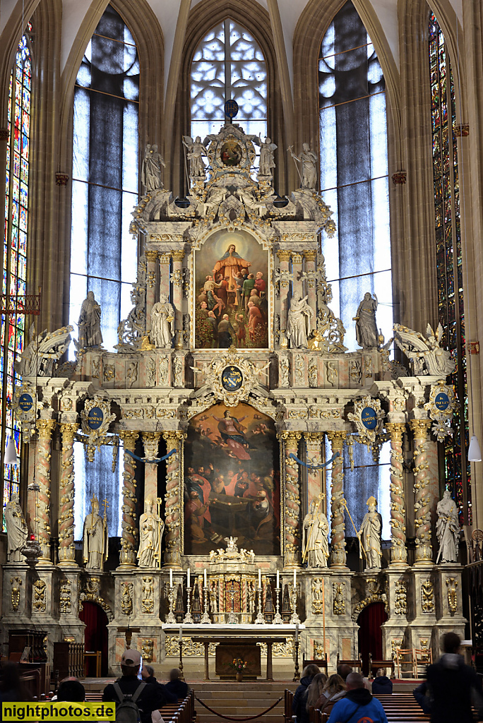 Erfurt. Dom St. Marien erbaut seit 1154. Umbau gotisch 1280-1307. Umbau und Vergrösserung zu gotischer Hallenkirche 1455. Hochaltar erschaffen 1697-1707 von Holzbildhauer Johann Andreas Gröber