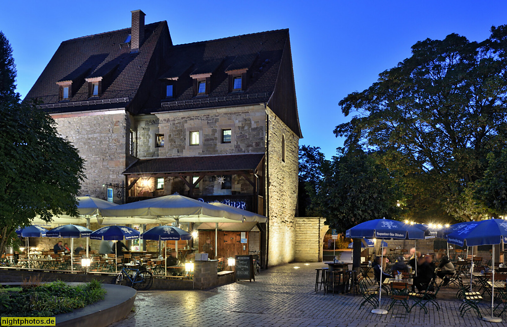 Erfurt. Restaurant Augustiner. Erbaut im 13. Jhdt. als Wohnhaus 'Zur güldenen Distel' aus Feldstein. Saniert 2004 von Kanngiesser Jauck Architekten. Horngasse 3