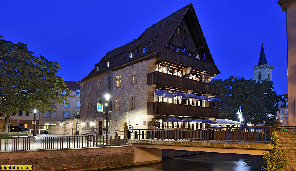 Erfurt. Restaurant Augustiner. Erbaut 1200 als Wohnhaus 'Zur Steinecken' aus Feldstein. Saniert 2004 von Kanngiesser Jauck Architekten. Horngasse 4