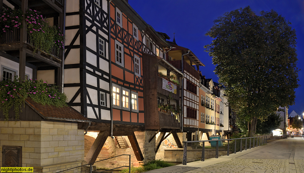Erfurt. Krämerbrücke von der Seite der Rathausbrücke über den Breitstrom (Gera) mit Wohn- und Geschäftshäusern aus Fachwerk. Erbaut 1325. Erneuert 1472