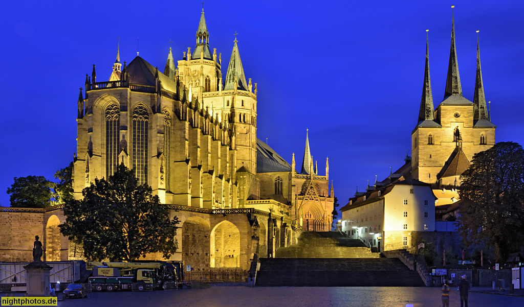 Erfurt. Dom St. Marien erbaut seit 1154. Umbau gotisch 1280-1307. Severikirche am Domplatz