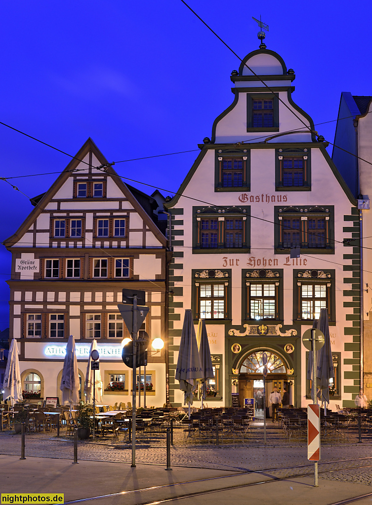 Erfurt. Restaurant Athos. War Apotheke von 1510-1990 am Domplatz 30. Restaurant Hofbräu am Dom. Erbaut 1538 als Gasthaus zur hohen Lilie am Domplatz 31
