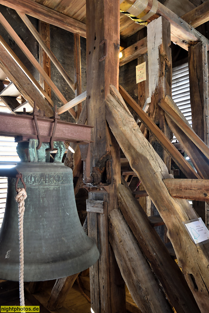 Erfurt. Evangelische Ägidienkirche. Gotische Brückenkopfkirche erbaut 1293-1325 als Bruchsteinbau. Instandsetzung 2000-2002. Kirchglocke im Turm. Wenigemarkt 4
