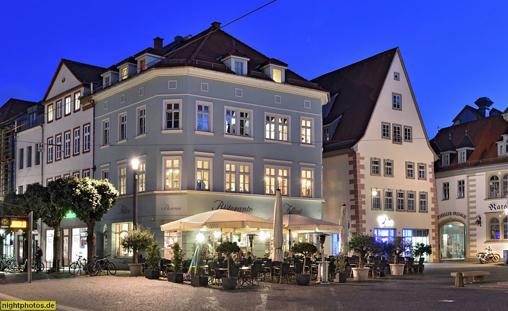 Erfurt. Wohn- und Geschäftshäuser mit Ristorante Fellini. BB-Bank.  Ratskeller Ratskeller-Passage. Fischmarkt 3-5