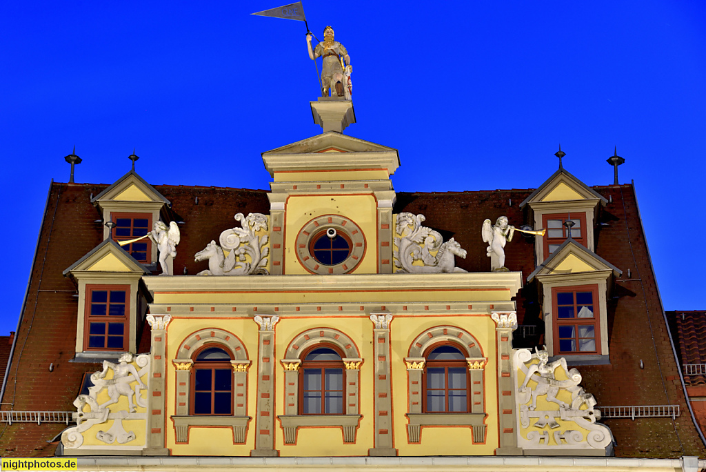 Erfurt. Kunsthalle Erfurt ehemals Galerie am Fischmarkt im Haus zum Roten Ochsen. Erbaut 1562 für Ratsherr Jacob Naffzer. Zwerchhaus mit Ziergiebel. Fischmarkt 7