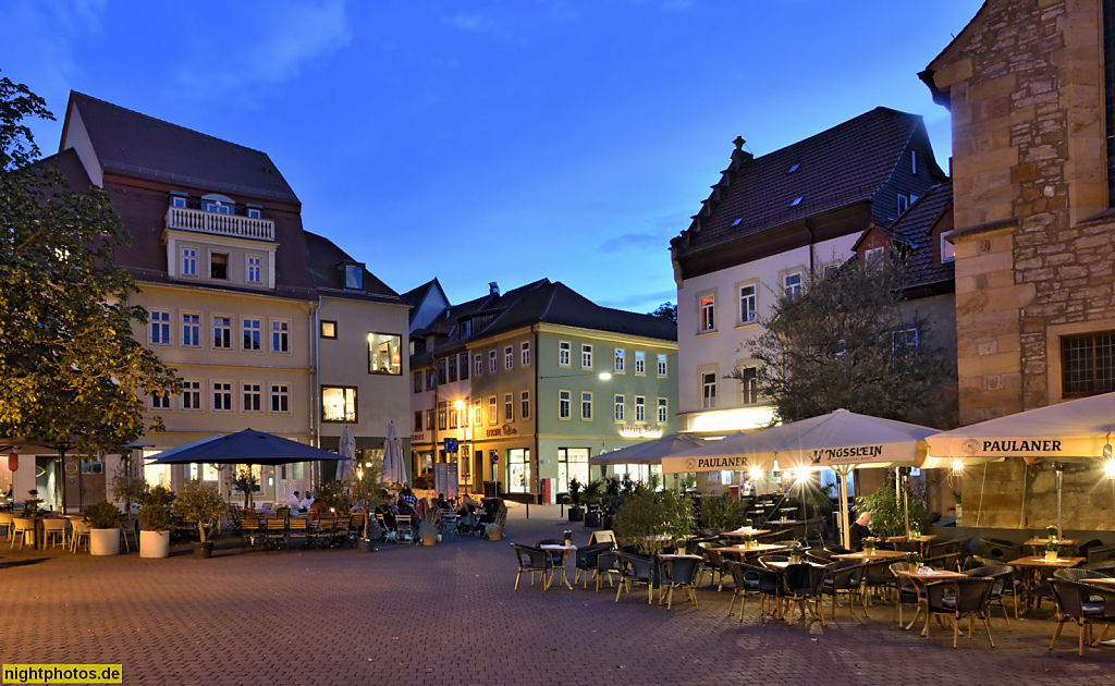 Erfurt. Wenigemarkt. Stadtplatz als Fussgängerzone. Historische Randbebauung. Erste Erwähnung 1217