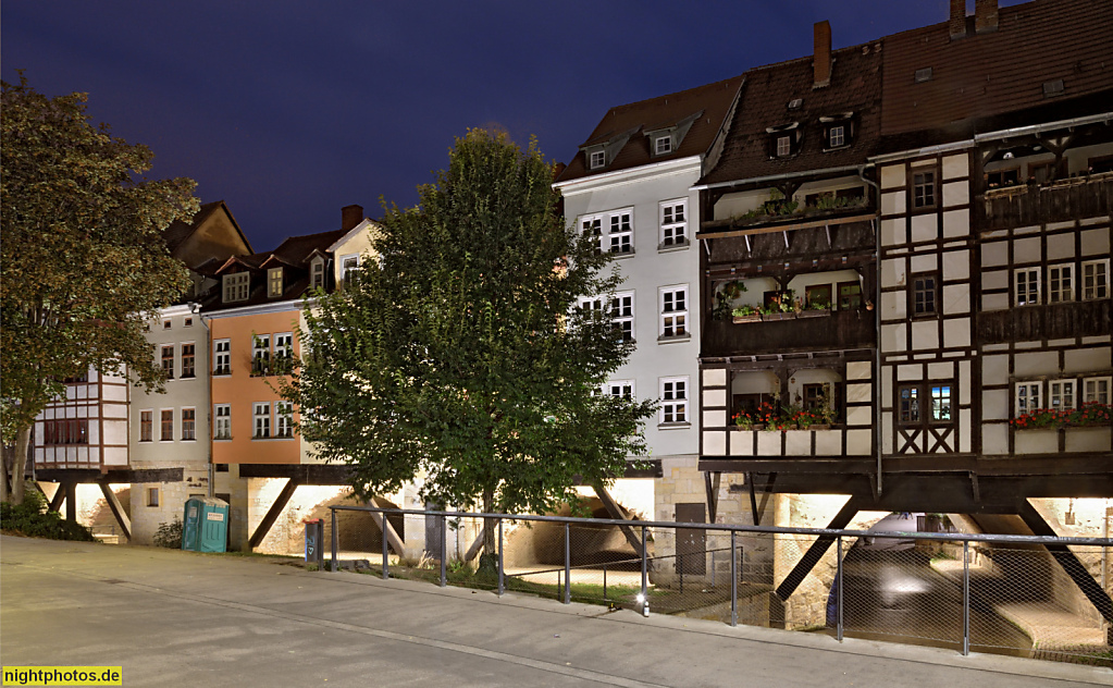 Erfurt. Krämerbrücke über den Breitstrom (Gera) mit Wohn- und Geschäftshäusern aus Fachwerk. Erbaut 1325. Erneuert 1472